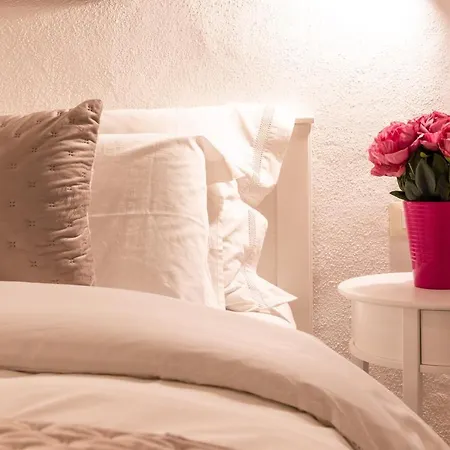 Two Steps, Location In Old Town * Ντουμπρόβνικ