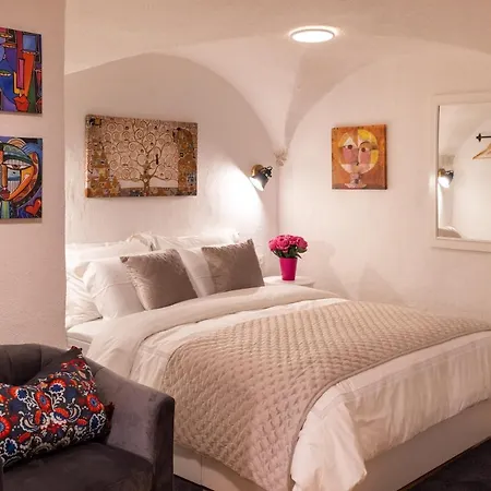 Two Steps, Location In Old Town Apartman *