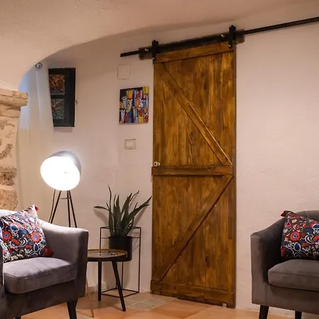 Two Steps, Location In Old Town דירה דוברובניק